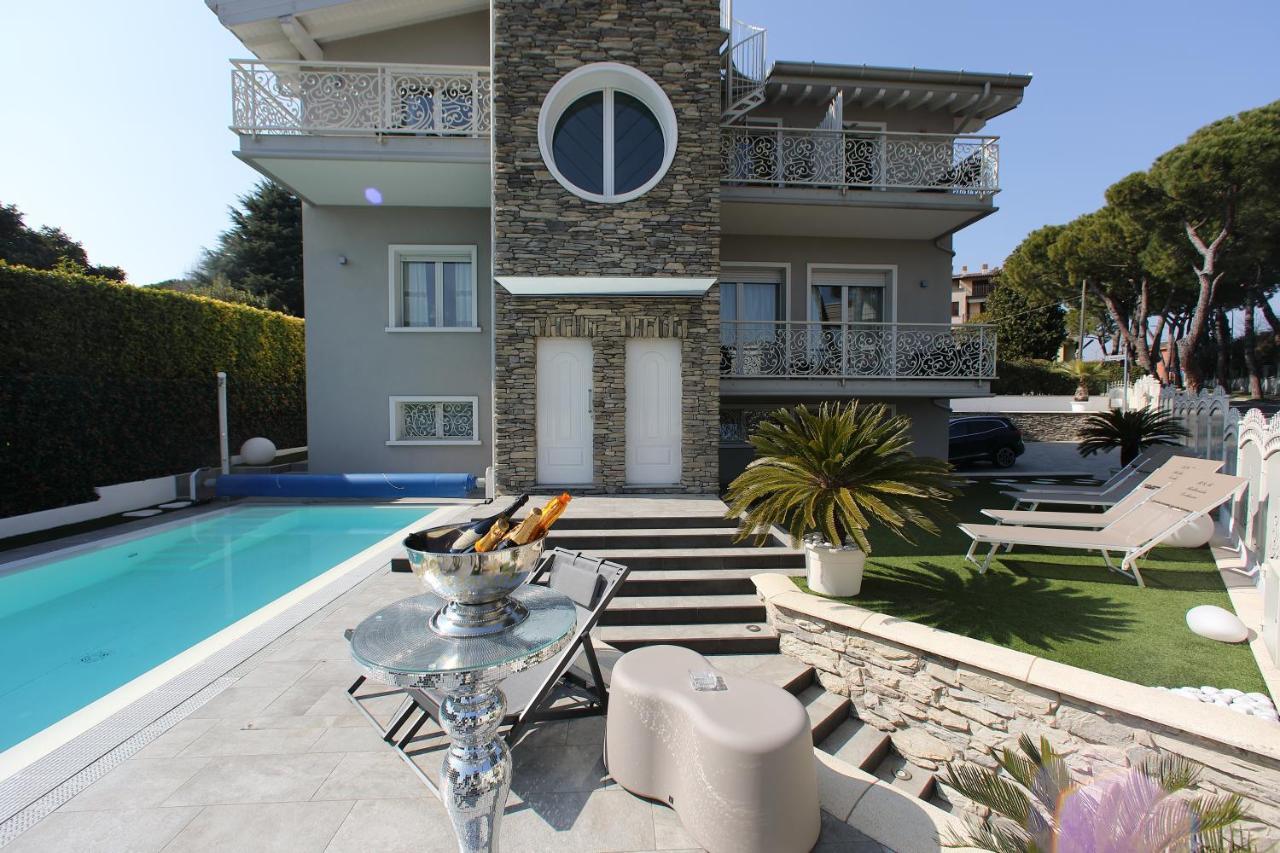 B&B Bellavista Exclusive In Zona Centrale Con Piscina Riscaldata E Jacuzzi Vista Lago Desenzano del Garda Dış mekan fotoğraf