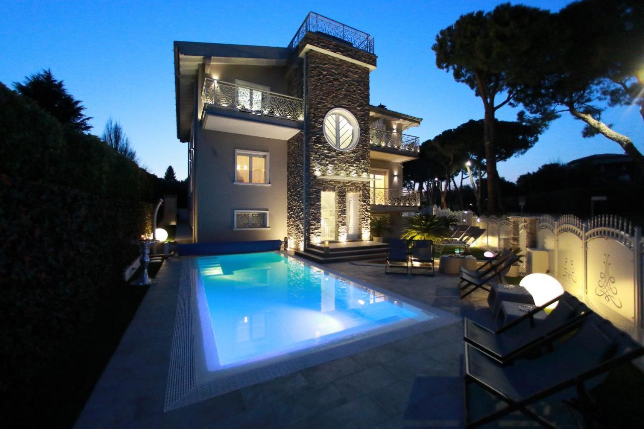 B&B Bellavista Exclusive In Zona Centrale Con Piscina Riscaldata E Jacuzzi Vista Lago Desenzano del Garda Dış mekan fotoğraf